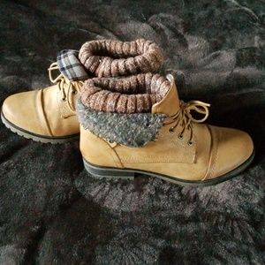 Women Leatherette Sweater Knit Fold Combat Booties